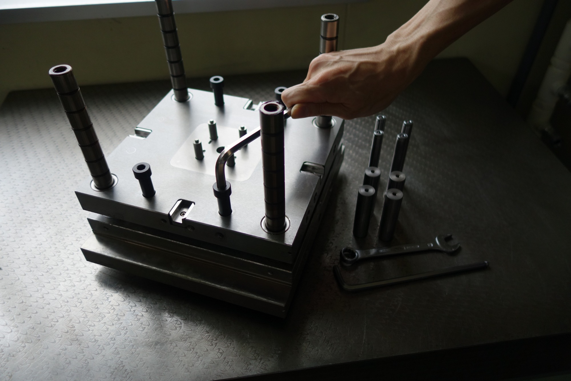 府中プラ特有成形技術, エンプラ