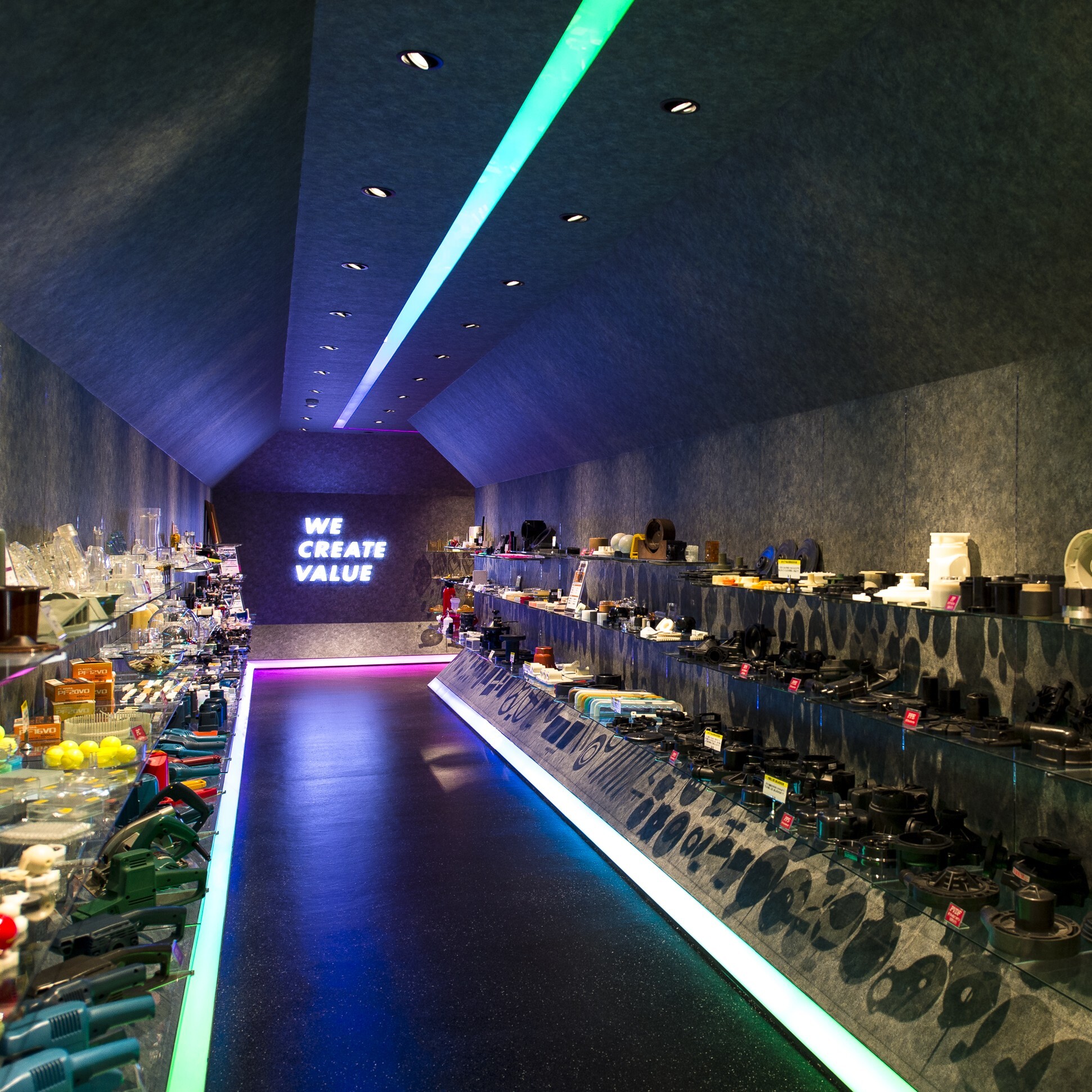 サンプルルーム,射出成形メーカー