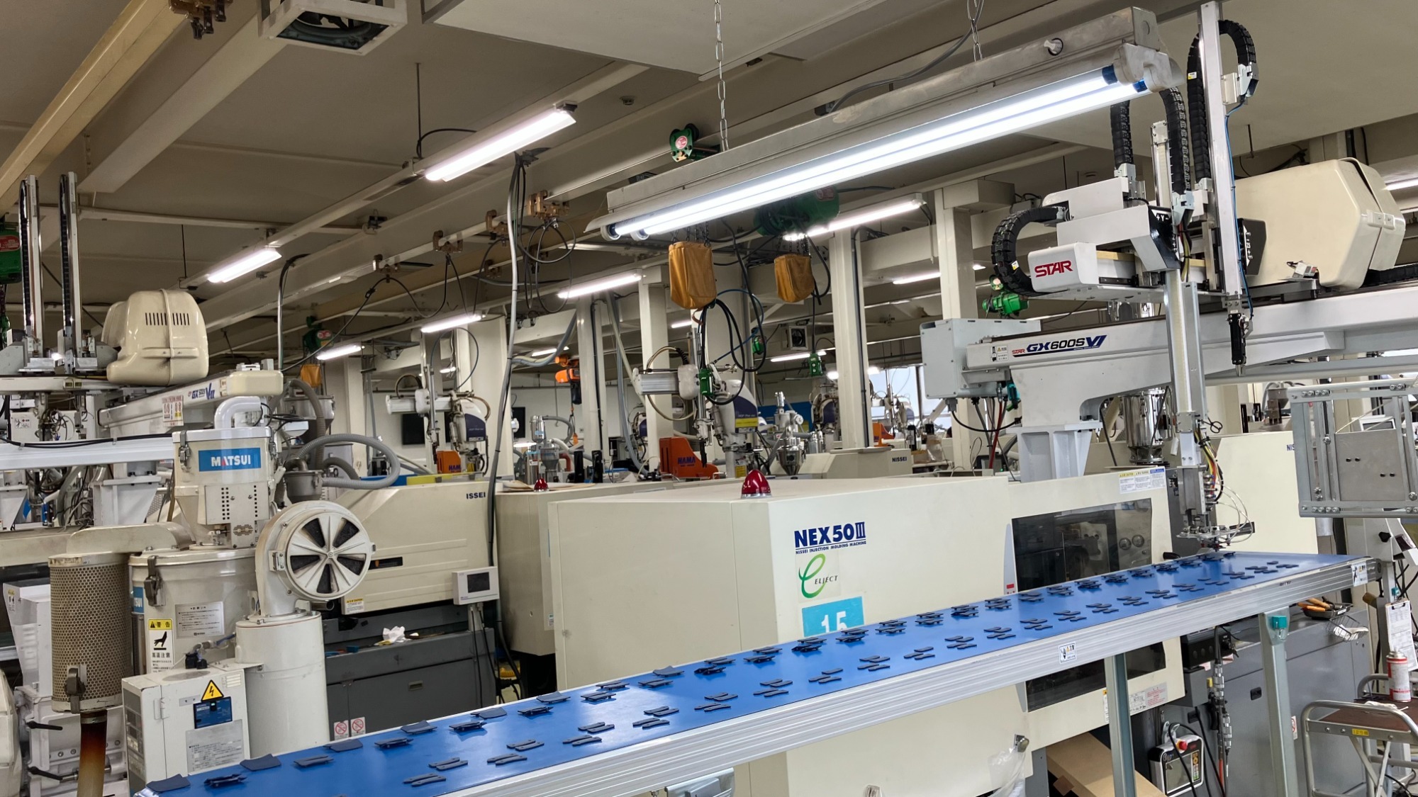 本山工場,射出成形機
